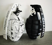 Grenade blanc tâche de peinture