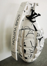 Grenade blanche taches noirs – Image 3