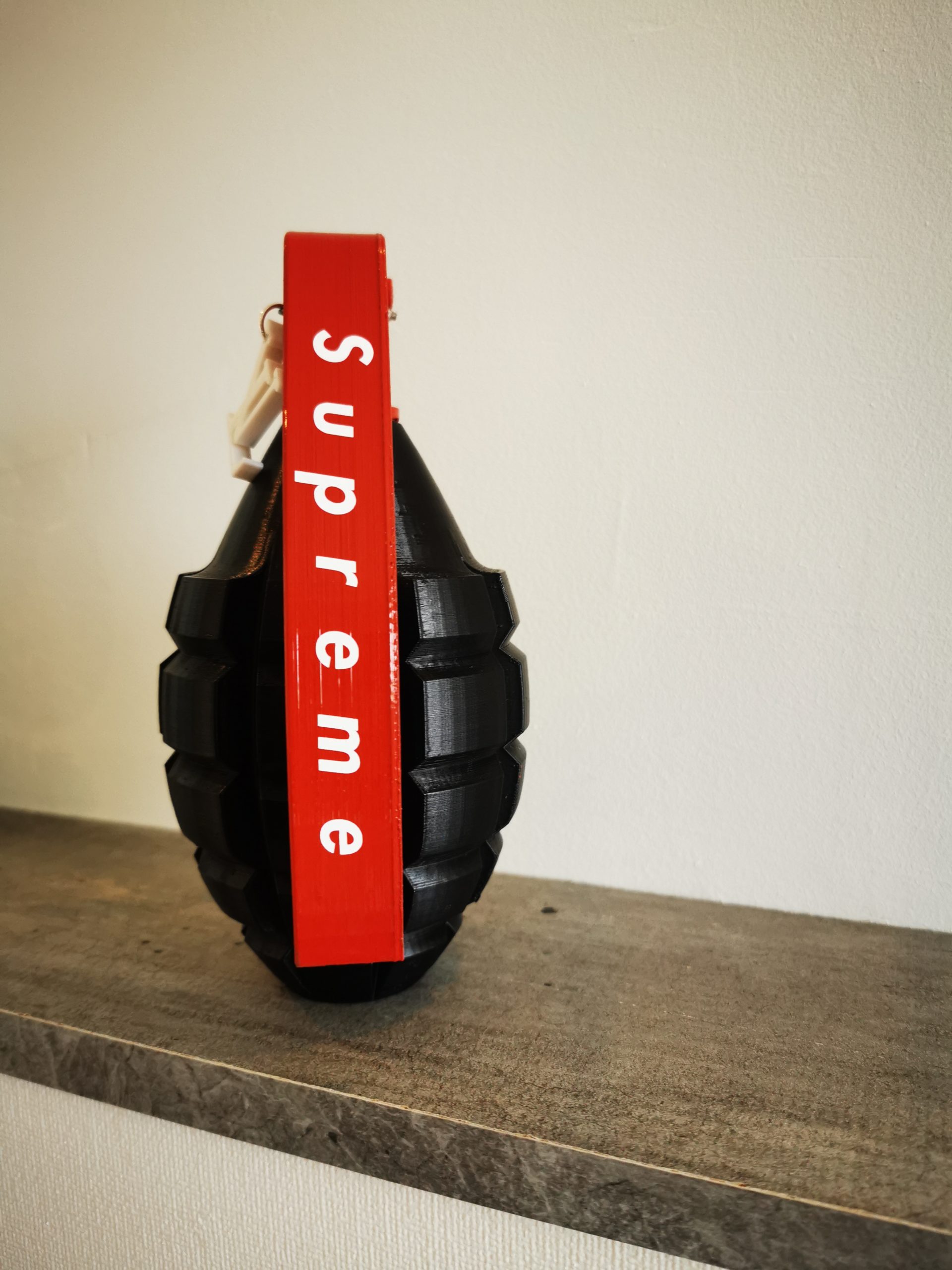 Grenade noire et rouge – Image 5