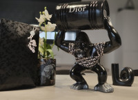 Gorille tonneau noir et oblique – Image 4